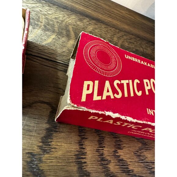 Complete set of vintage plastic poker chips in original box 100 chips. - Picture 2 of 7